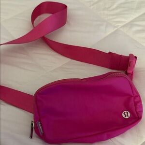 lululemon belt bag